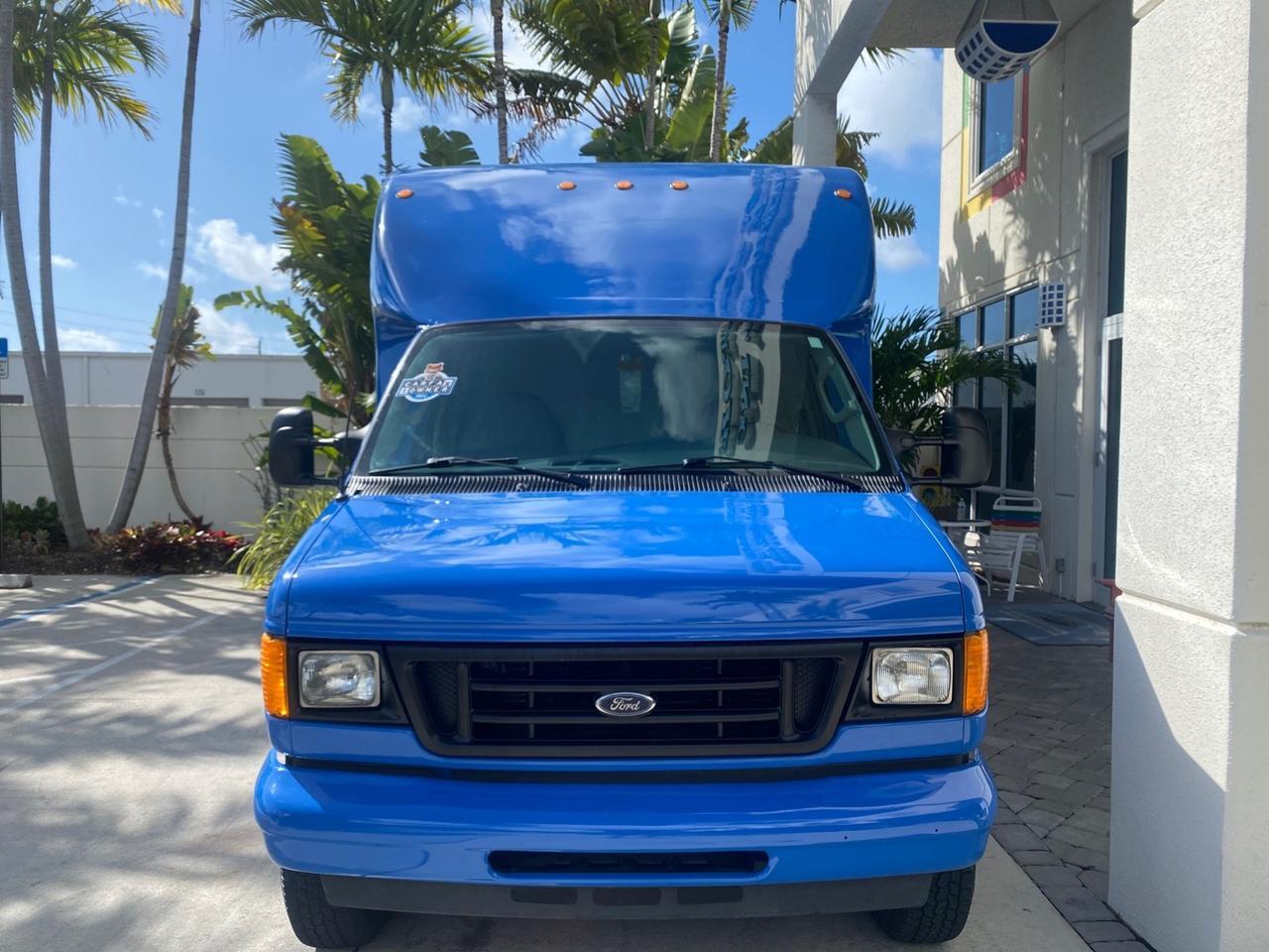 2006 Ford Econoline Commercial Cutaway LOW MILES 27,641 1 OWNER