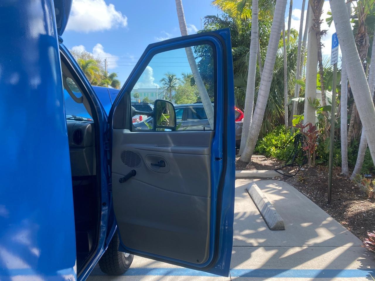 2006 Ford Econoline Commercial Cutaway LOW MILES 27,641 1 OWNER Pompano Beach FL