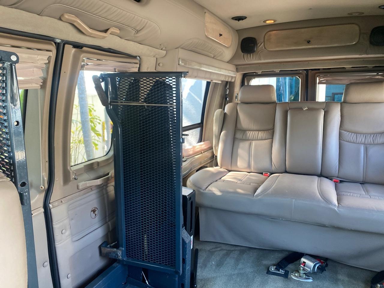 2006 Ford Econoline HI TOP E250 EXPLORER CONVERSION HANDICAP Pompano Beach FL
