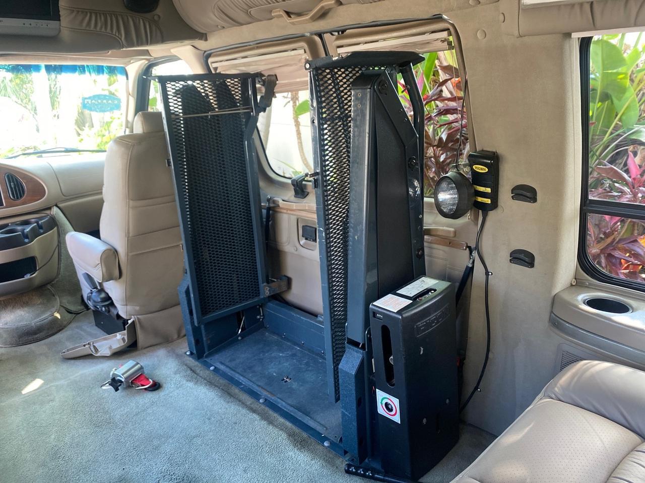 2006 Ford Econoline HI TOP E250 EXPLORER CONVERSION HANDICAP Pompano Beach FL
