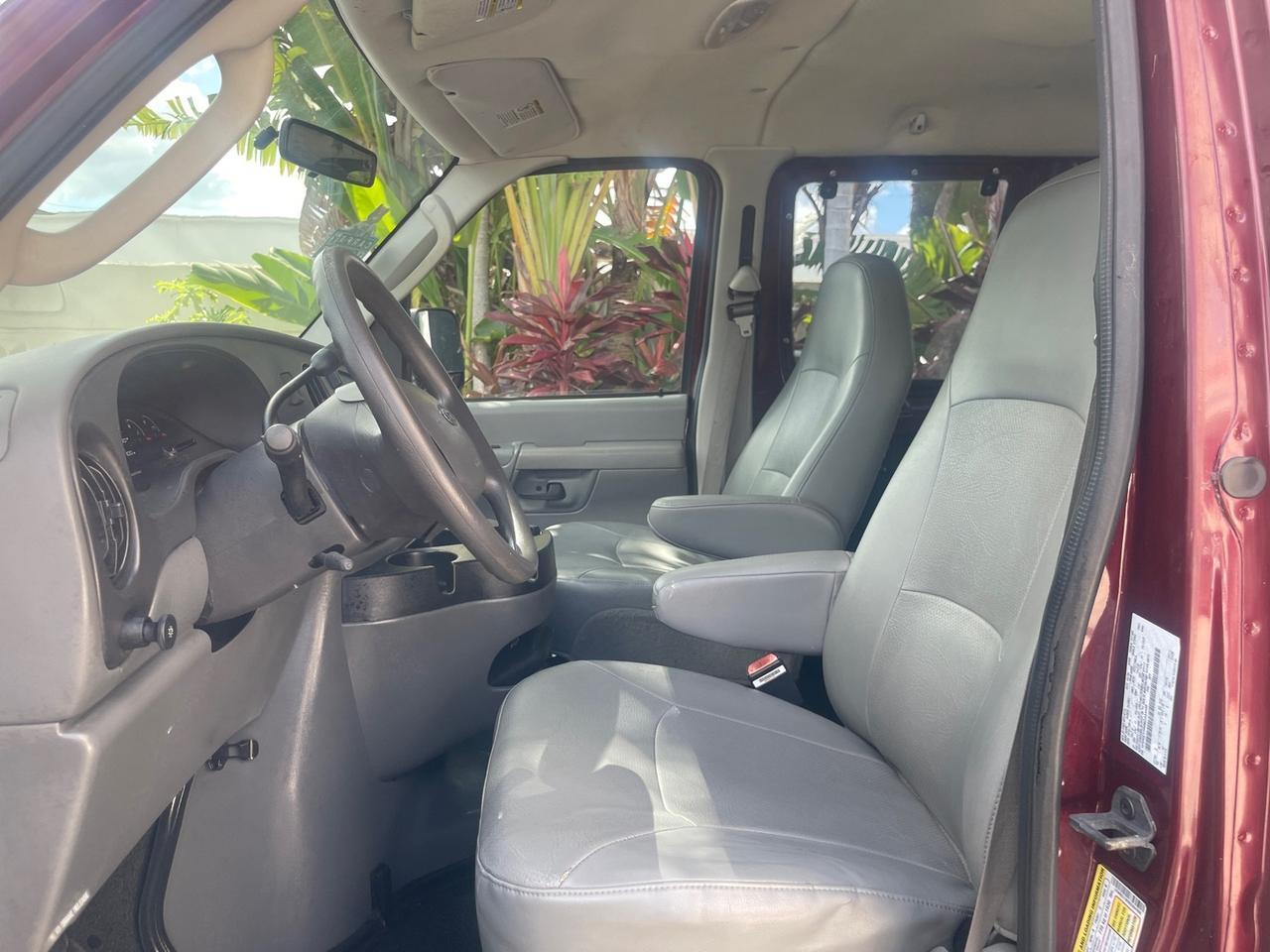 2006 Ford E-150 photo 40