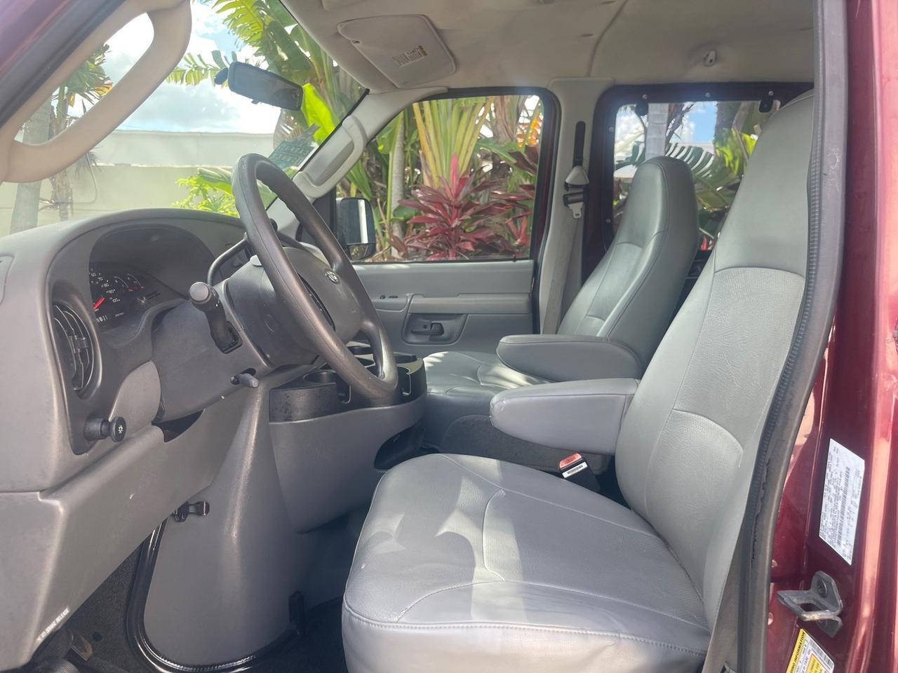 2006 Ford E-150 photo 41