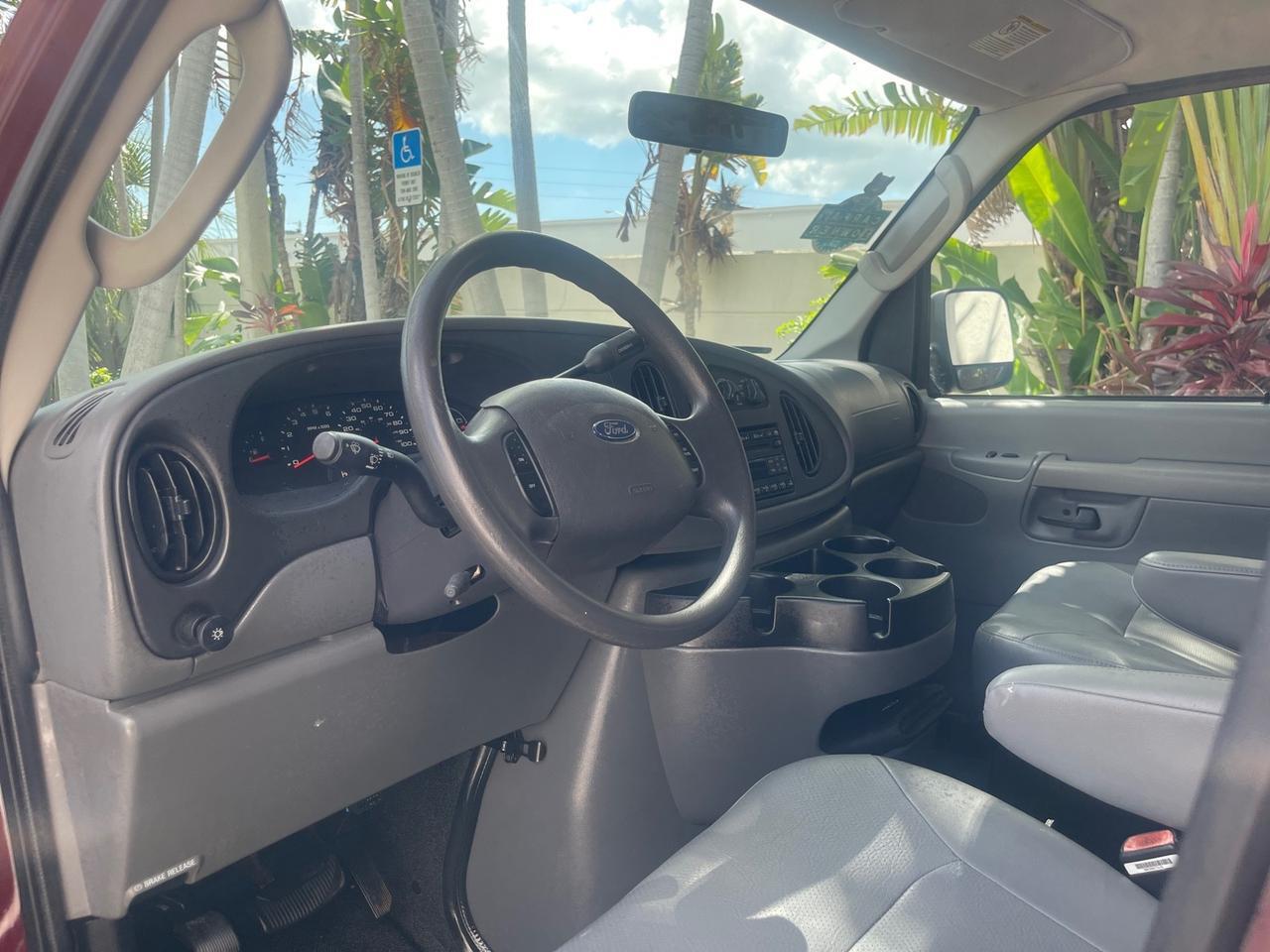 2006 Ford E-150 photo 44