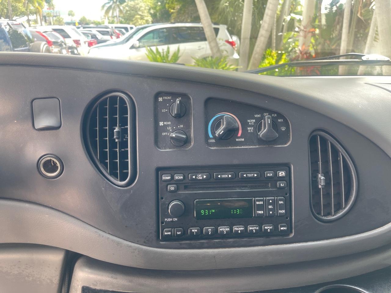 2006 Ford E-150 photo 54