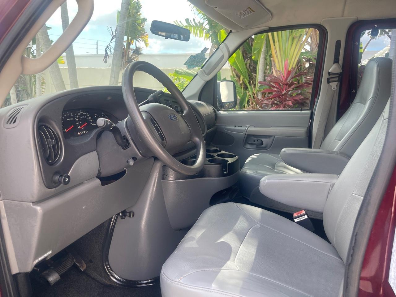 2006 Ford E-150 photo 42