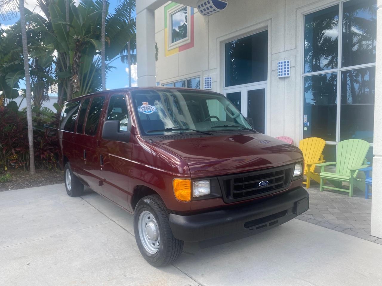 2006 Ford E-150 photo 2