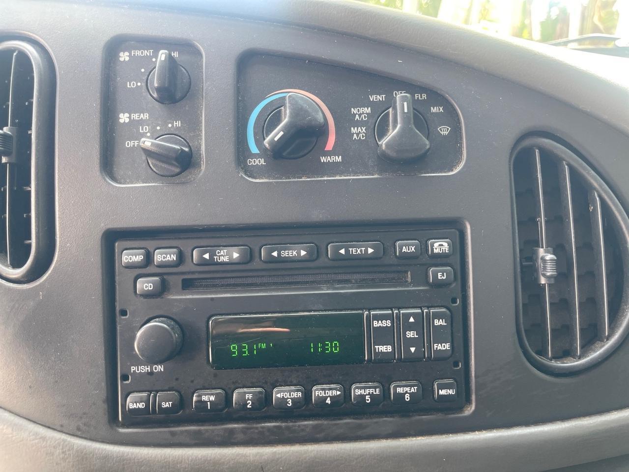 2006 Ford E-150 photo 55