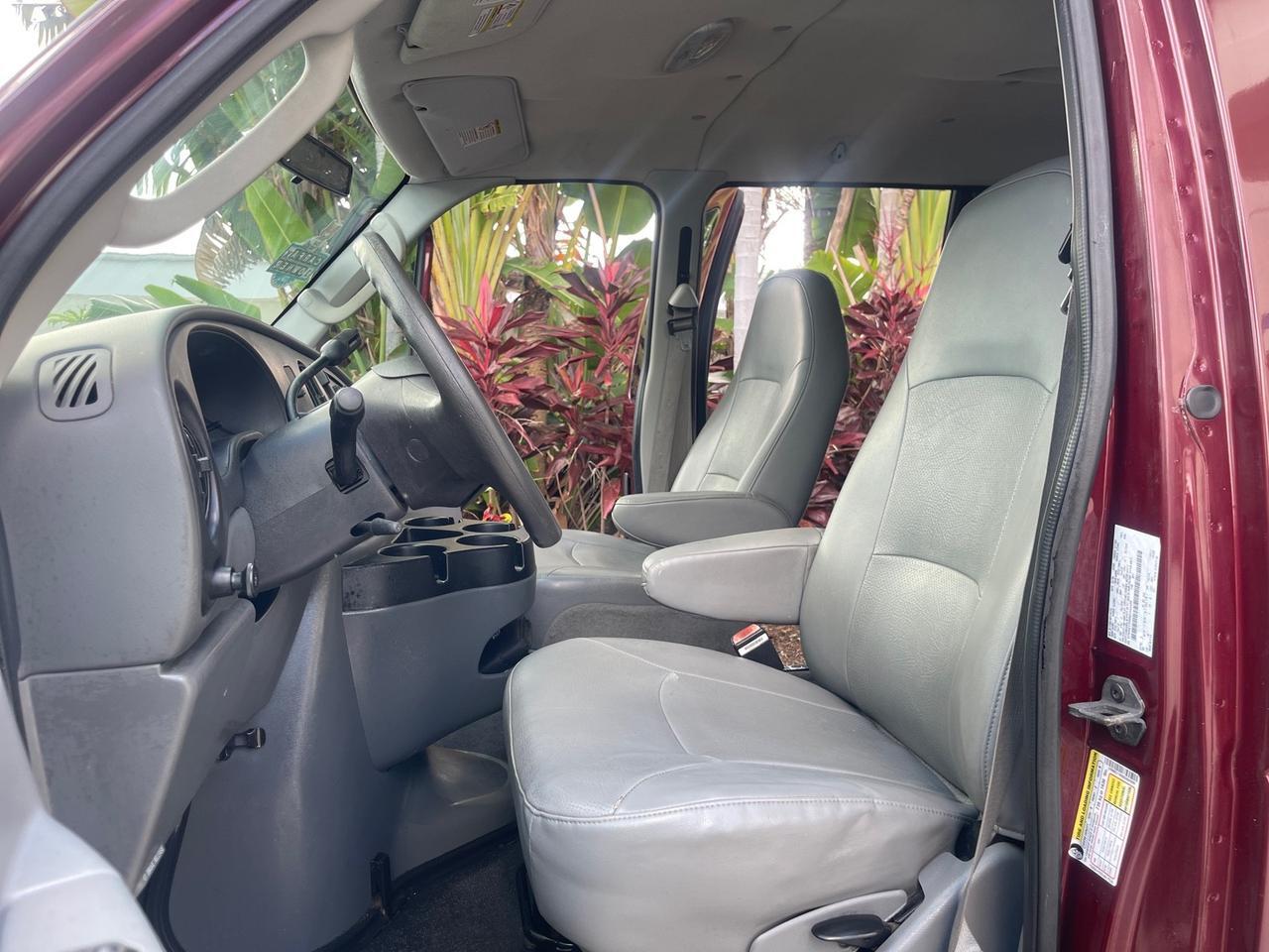 2006 Ford E-150 photo 9