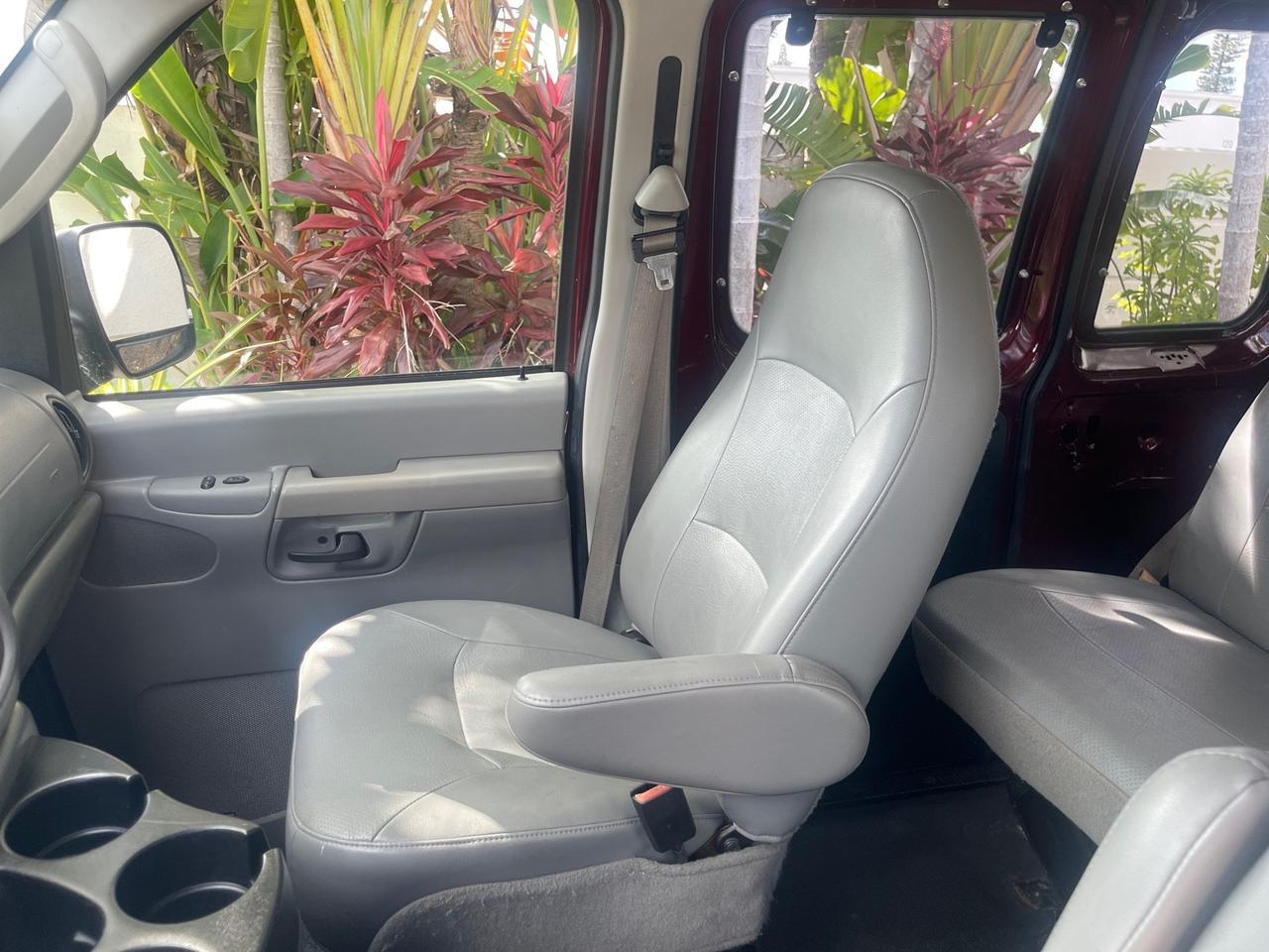 2006 Ford E-150 photo 59
