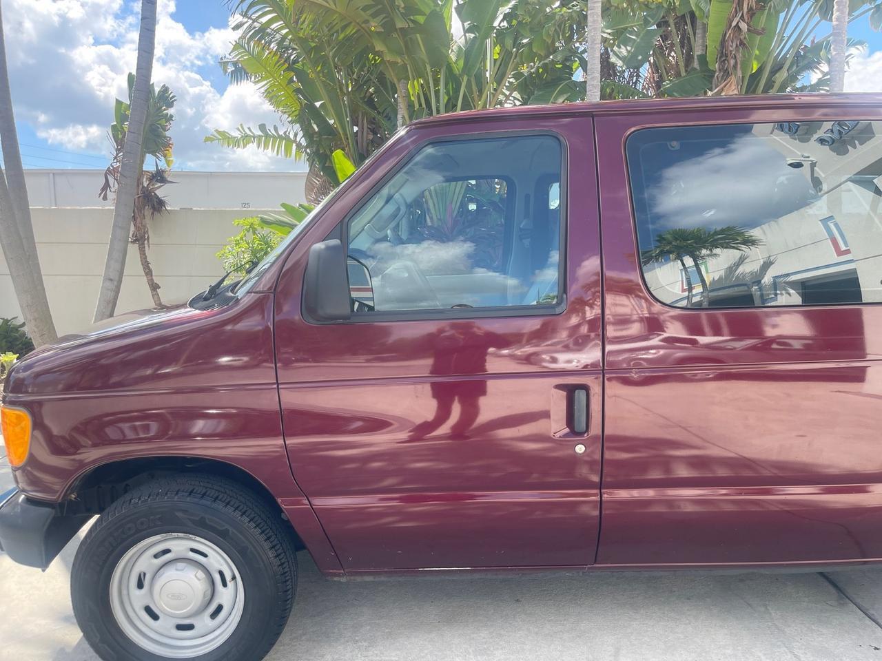 2006 Ford E-150 photo 35
