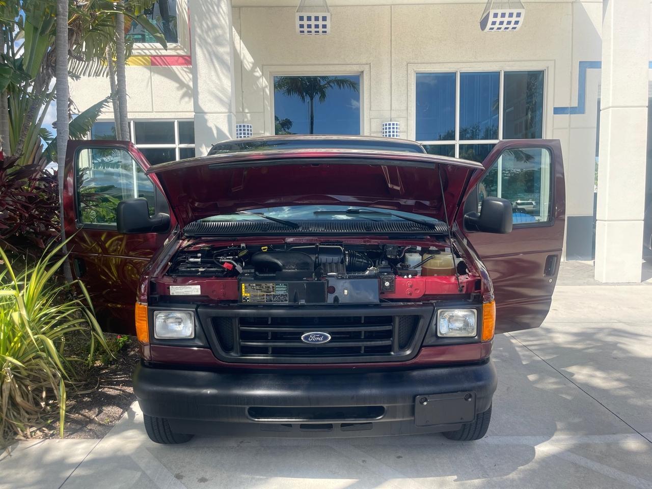 2006 Ford E-150 photo 16