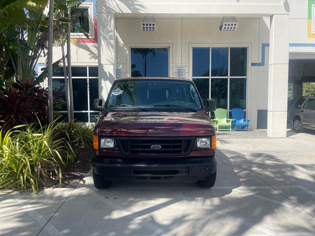 2006 Ford E-150 photo 25