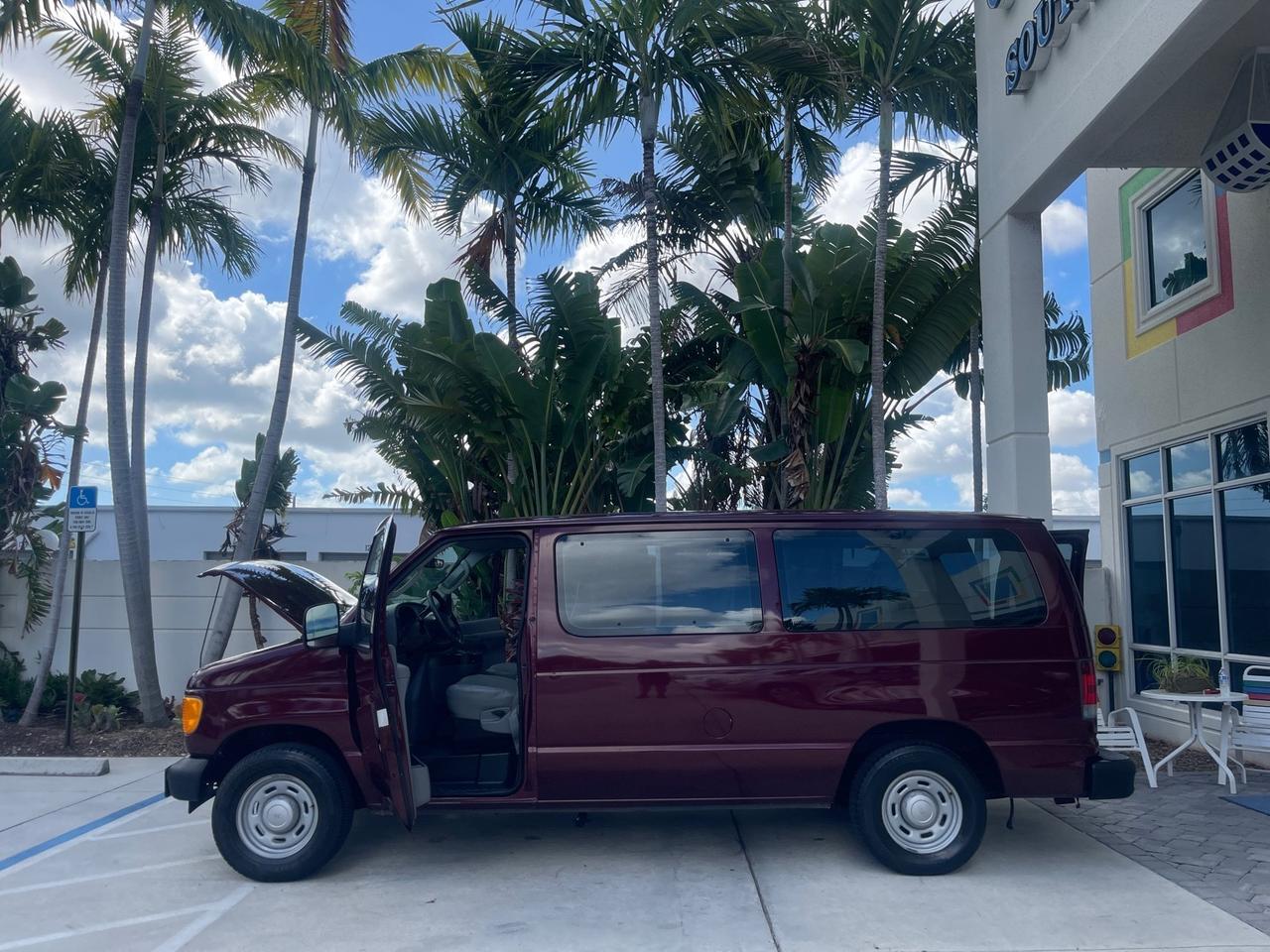2006 Ford E-150 photo 7