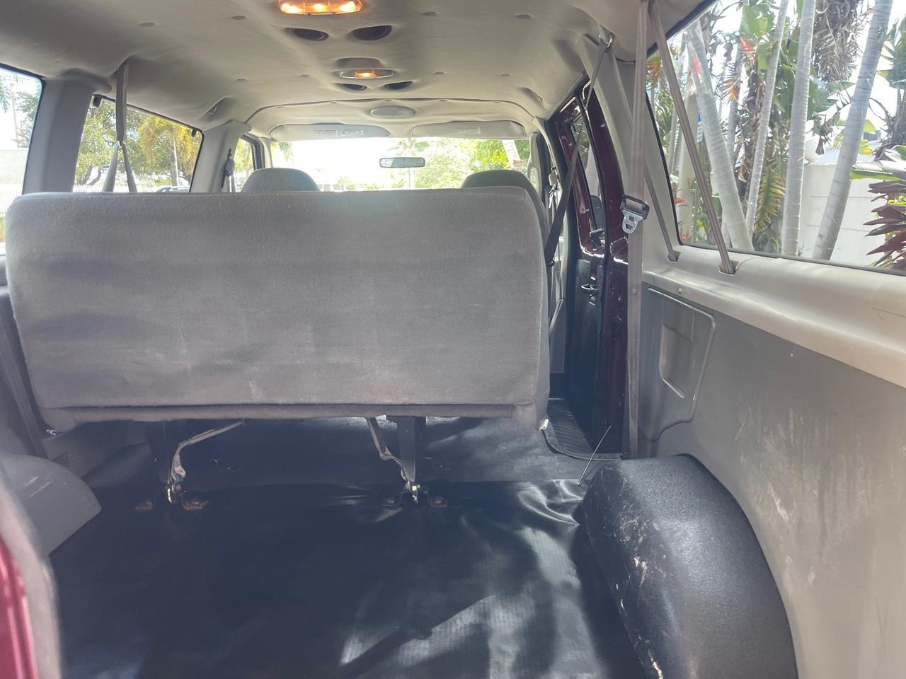 2006 Ford Econoline Wagon XLT 8 PASS LOW MILES 56290 Pompano Beach FL