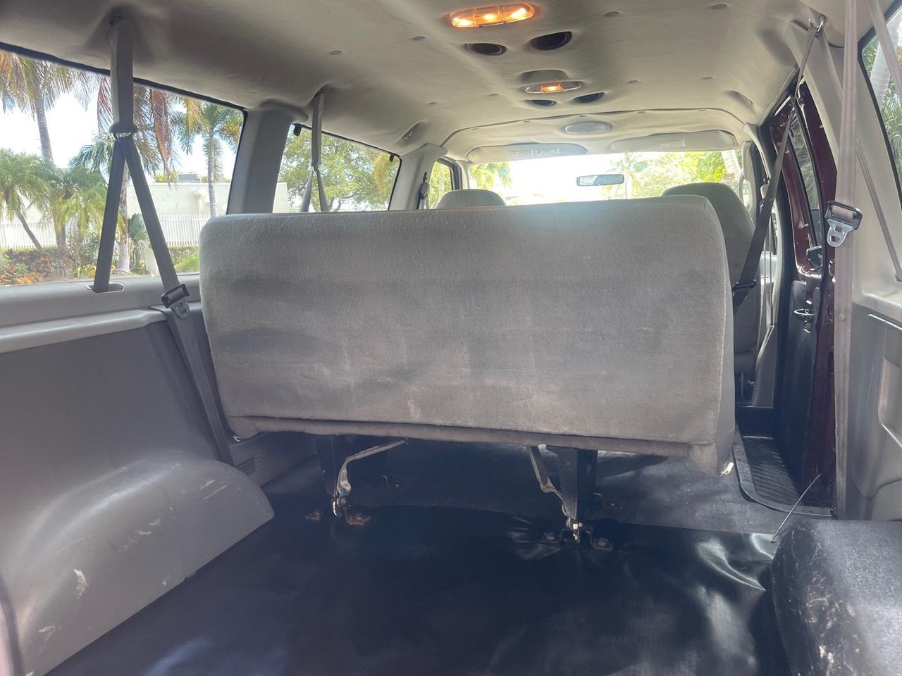 2006 Ford Econoline Wagon XLT 8 PASS LOW MILES 56290 Pompano Beach FL