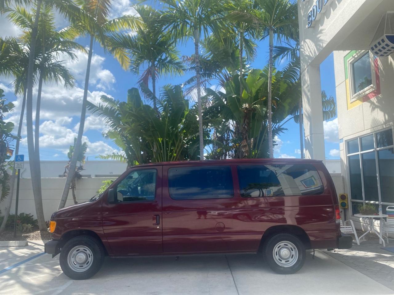 2006 Ford Econoline Wagon XLT 8 PASS LOW MILES 56290 Pompano Beach FL