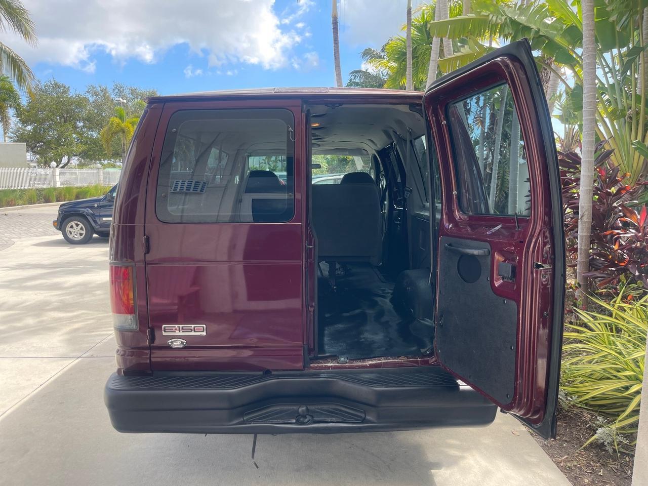 2006 Ford Econoline Wagon XLT 8 PASS LOW MILES 56290 Pompano Beach FL