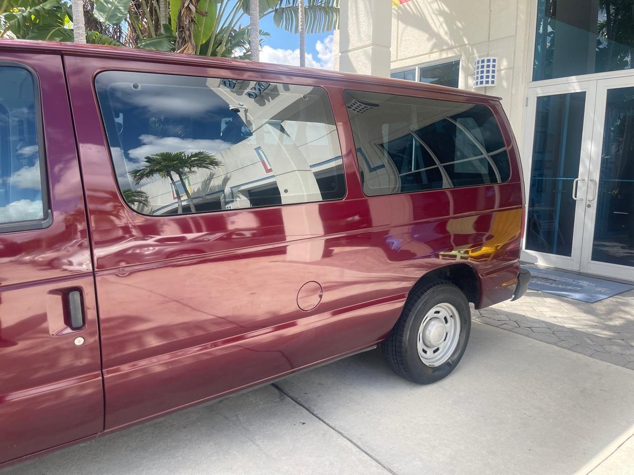 2006 Ford Econoline Wagon XLT 8 PASS LOW MILES 56328 Pompano Beach FL