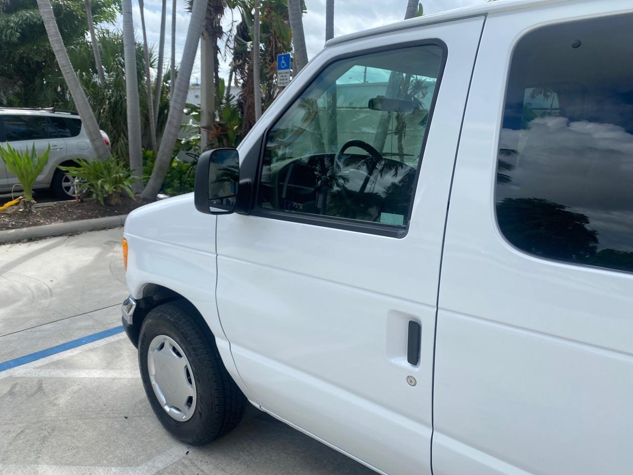 2006 Ford Econoline Wagon XLT LOW MILES 27,333 8 PASS Pompano Beach FL