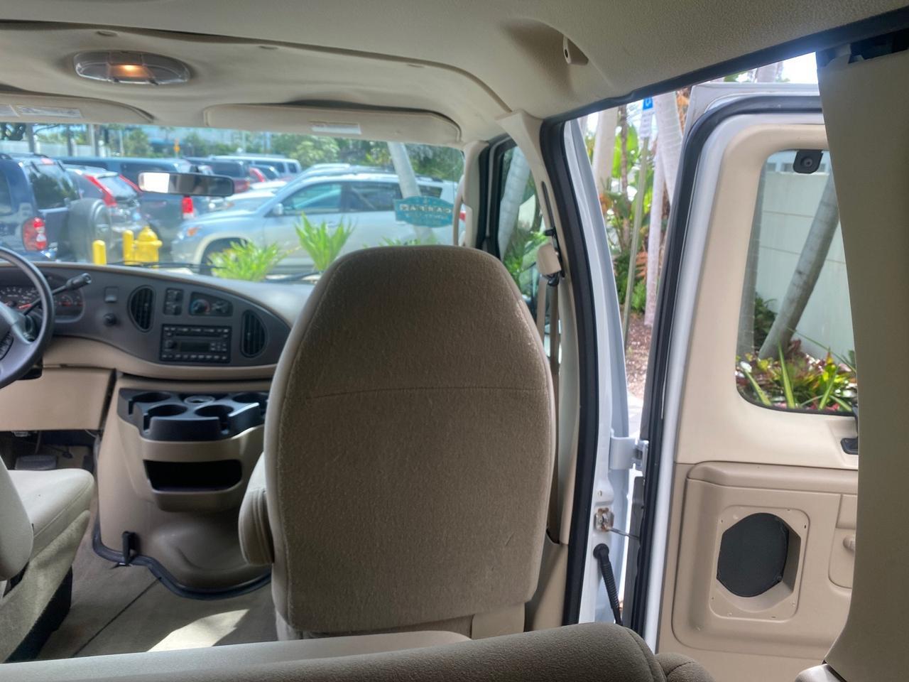 2006 Ford Econoline Wagon XLT LOW MILES 27,333 8 PASS Pompano Beach FL