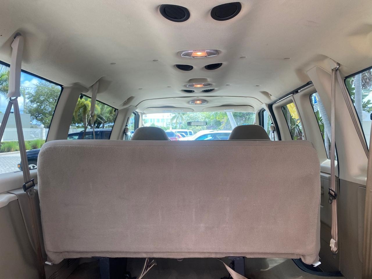 2006 Ford Econoline Wagon XLT LOW MILES 27,333 8 PASS Pompano Beach FL