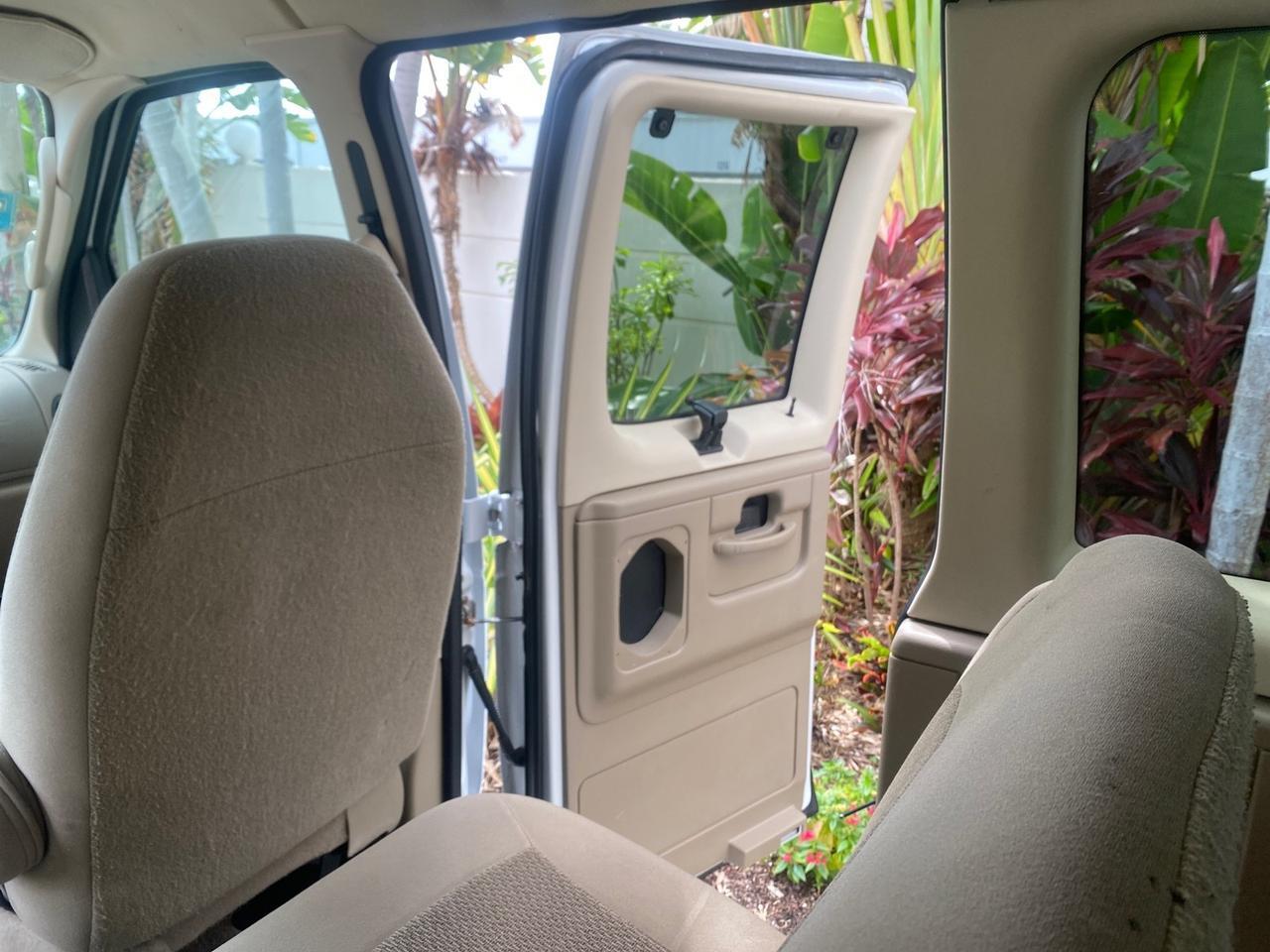 2006 Ford Econoline Wagon XLT LOW MILES 27,333 8 PASS Pompano Beach FL