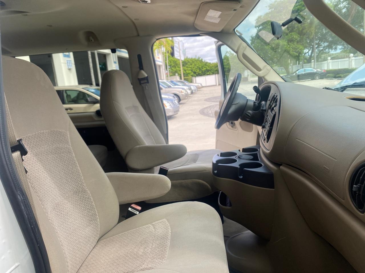 2006 Ford Econoline Wagon XLT LOW MILES 27,333 8 PASS Pompano Beach FL