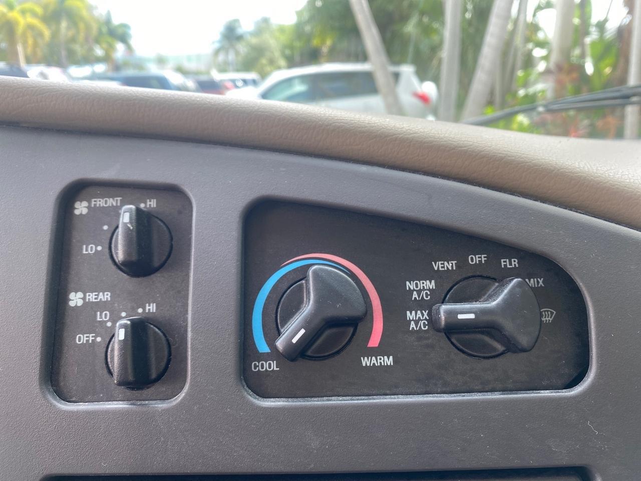2006 Ford Econoline Wagon XLT LOW MILES 27,333 8 PASS Pompano Beach FL