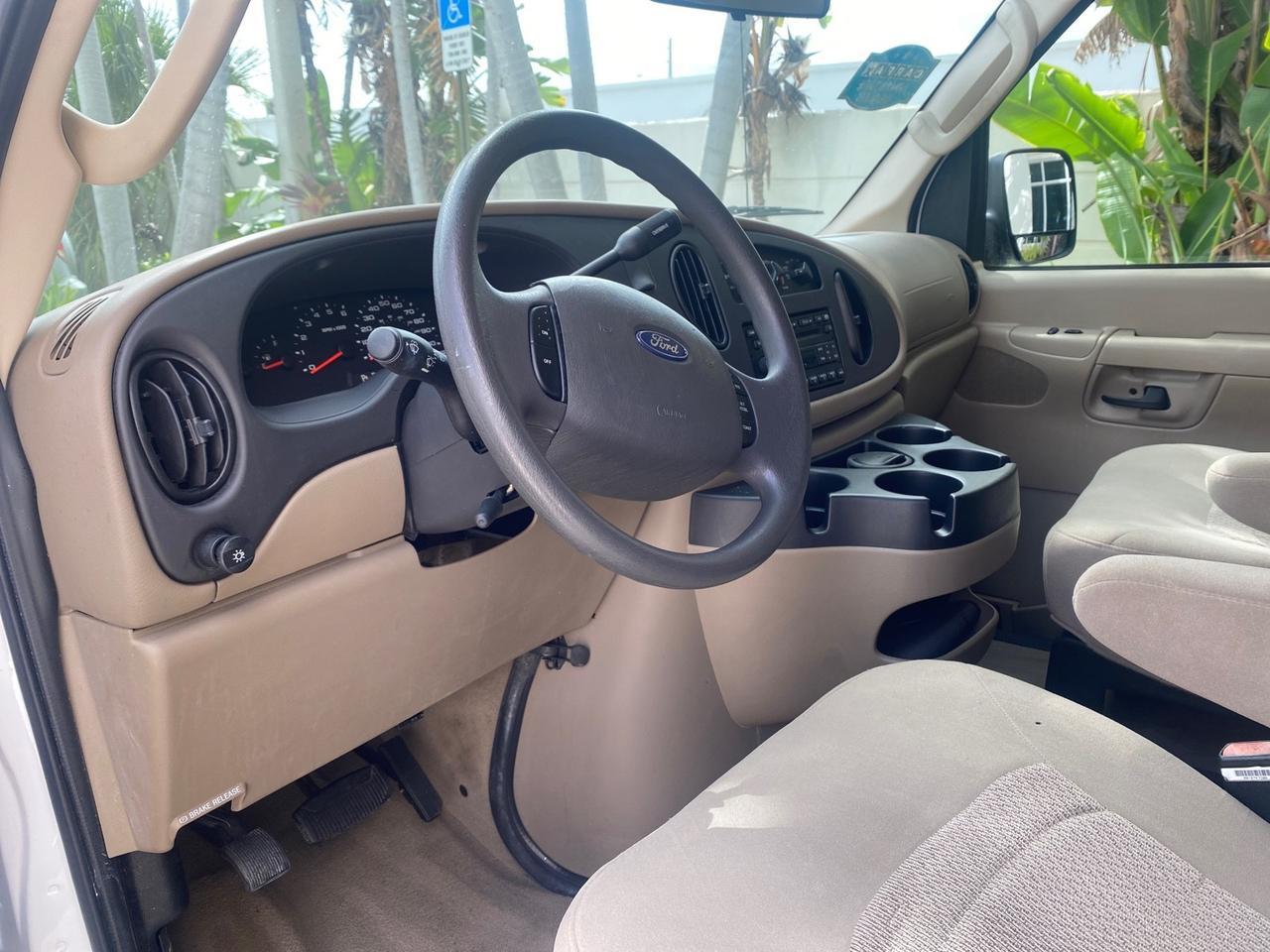 2006 Ford Econoline Wagon XLT LOW MILES 27,333 8 PASS Pompano Beach FL