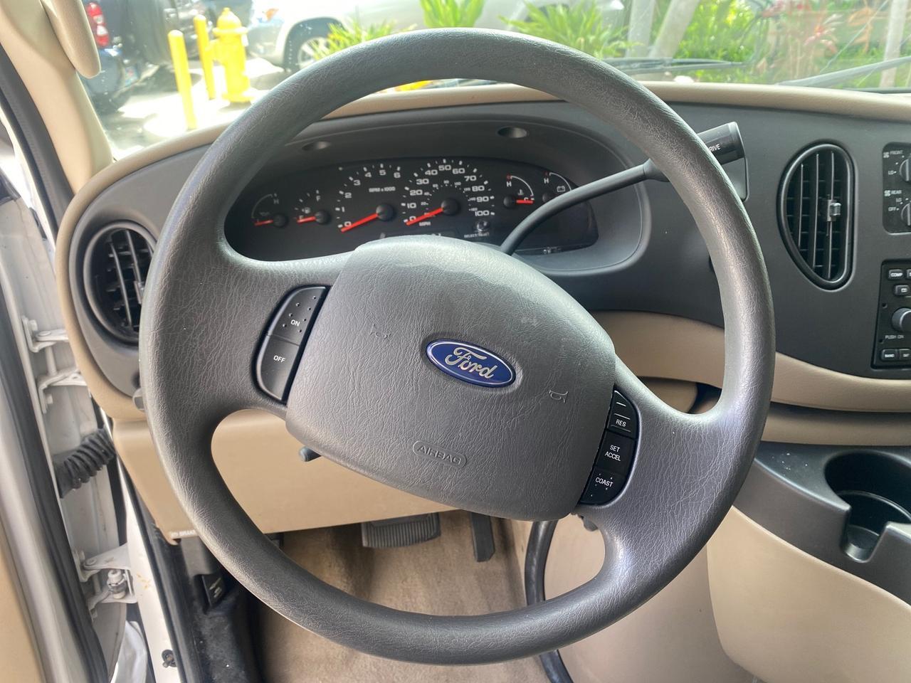 2006 Ford Econoline Wagon XLT LOW MILES 27,333 8 PASS Pompano Beach FL