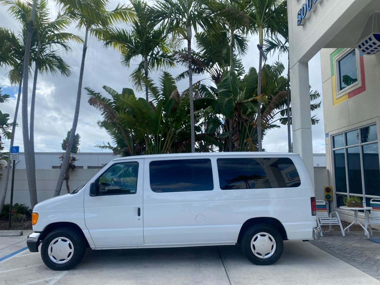 2006 Ford Econoline Wagon XLT LOW MILES 27,333 8 PASS Pompano Beach FL