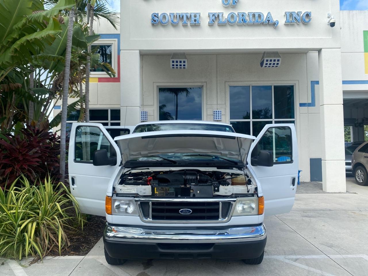 2006 Ford Econoline Wagon XLT LOW MILES 27,333 8 PASS Pompano Beach FL