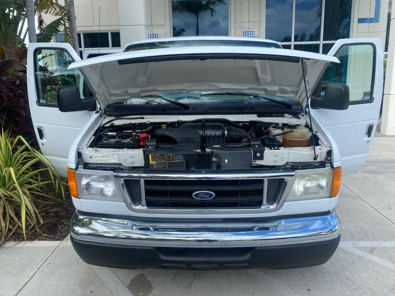 2006 Ford Econoline Wagon XLT LOW MILES 27,333 8 PASS Pompano Beach FL