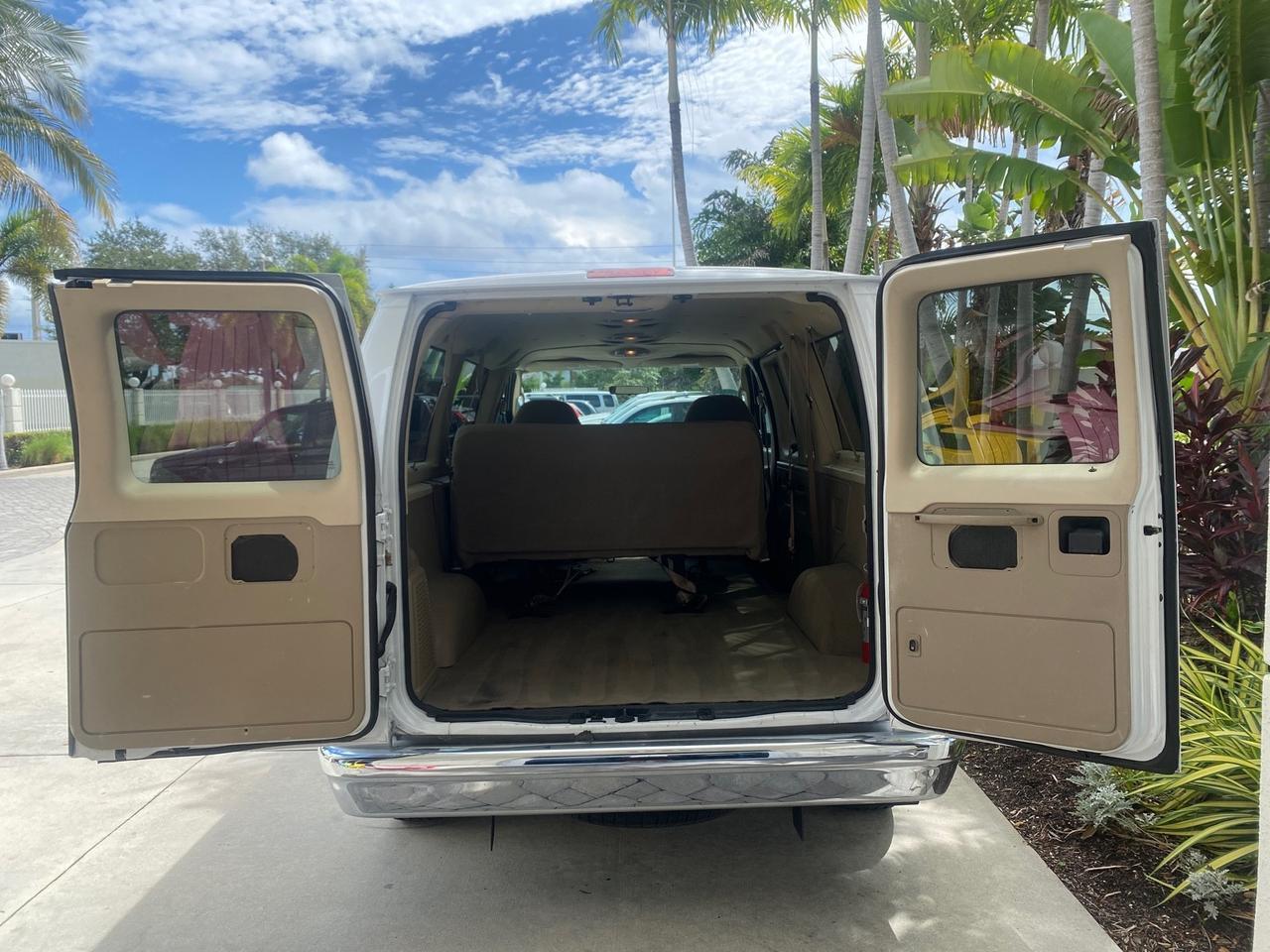 2006 Ford Econoline Wagon XLT LOW MILES 27,333 8 PASS Pompano Beach FL