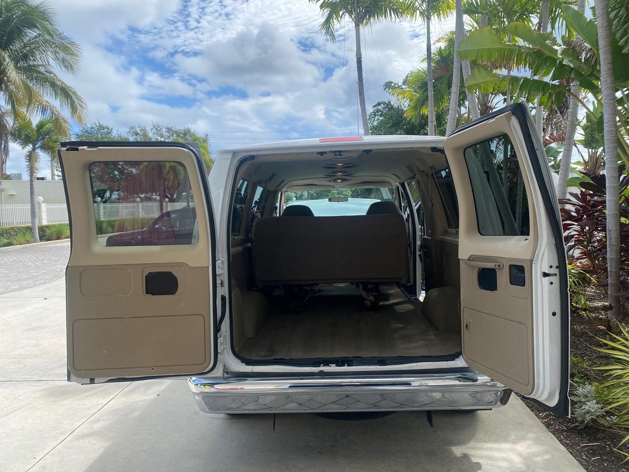 2006 Ford Econoline Wagon XLT LOW MILES 27,333 8 PASS Pompano Beach FL