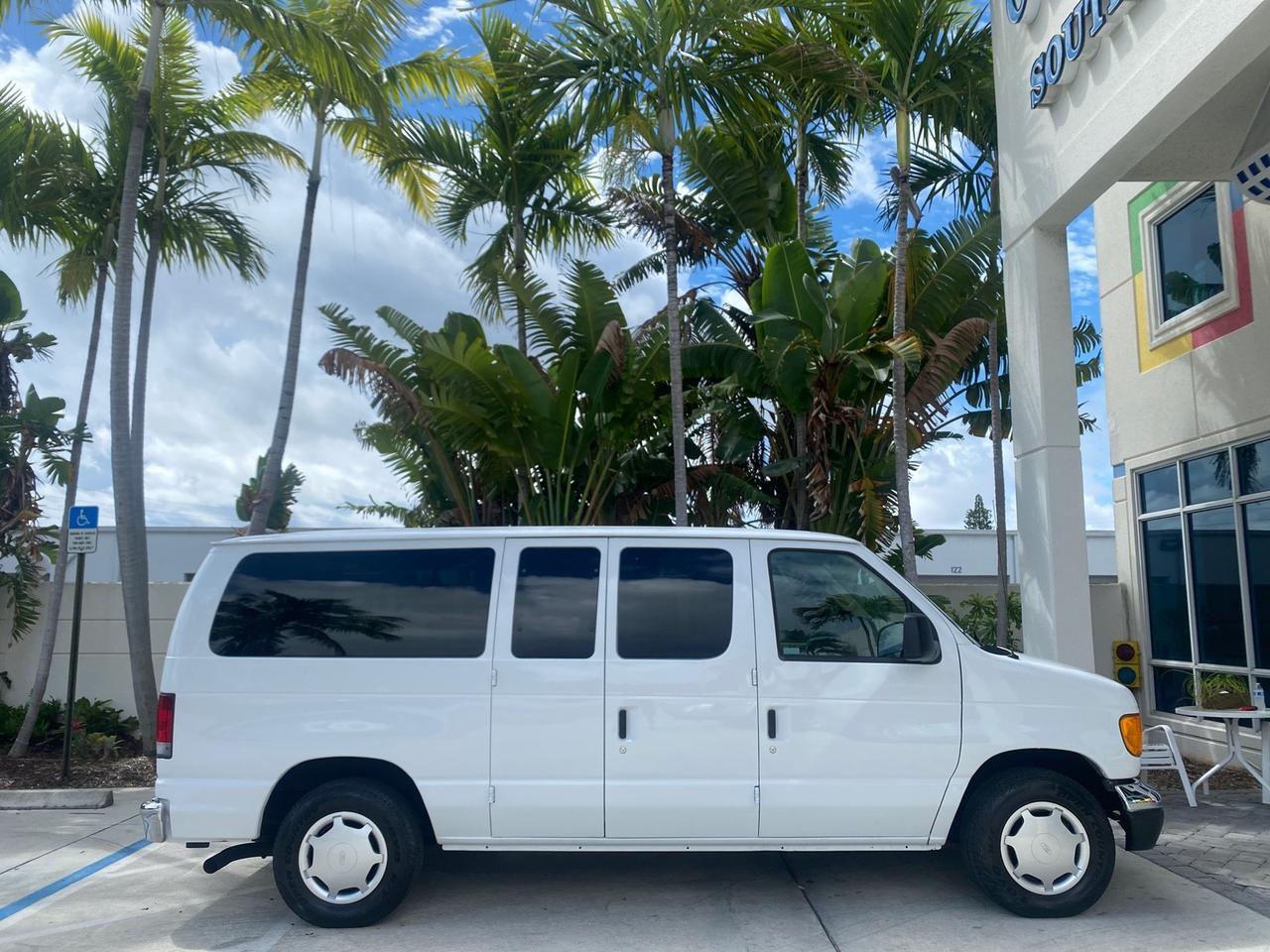 2006 Ford Econoline Wagon XLT LOW MILES 27,333 8 PASS Pompano Beach FL