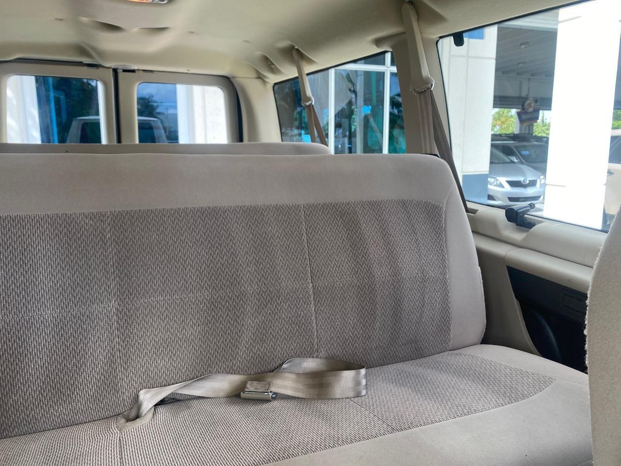 2006 Ford Econoline Wagon XLT LOW MILES 27,333 8 PASS Pompano Beach FL