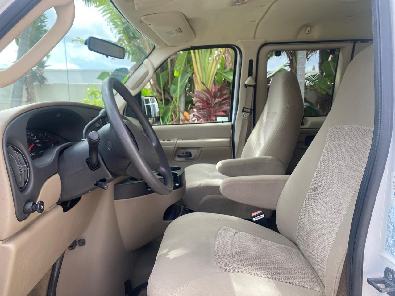 2006 Ford Econoline Wagon XLT LOW MILES 27,338 8 PASS Pompano Beach FL