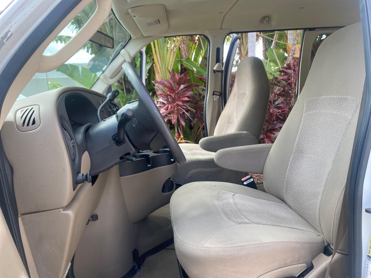 2006 Ford Econoline Wagon XLT LOW MILES 27,338 8 PASS Pompano Beach FL