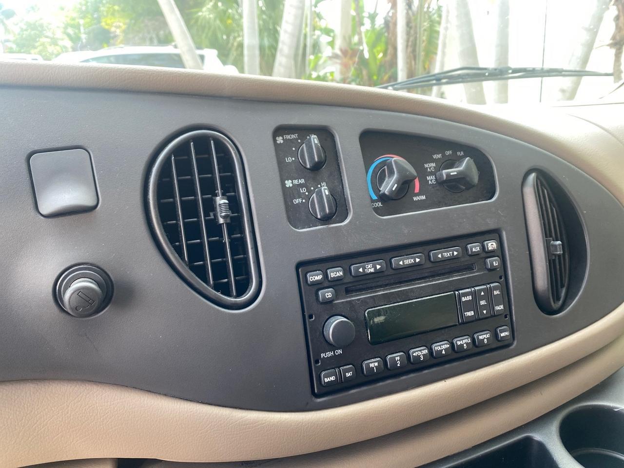 2006 Ford Econoline Wagon XLT LOW MILES 27,338 8 PASS Pompano Beach FL