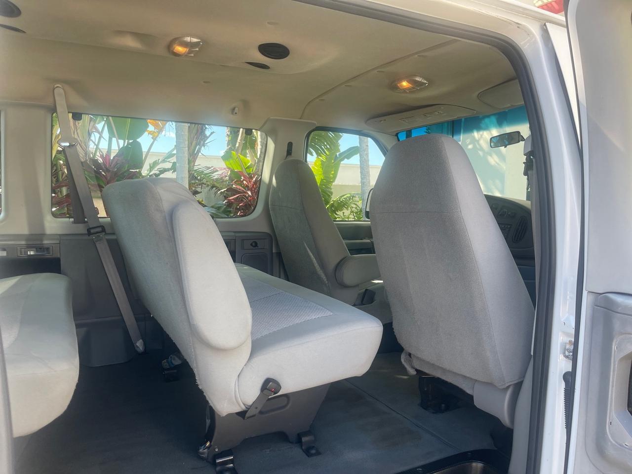 2006 Ford Econoline Wagon XLT LOW MILES 76,470 E350 15 PASS Pompano Beach FL