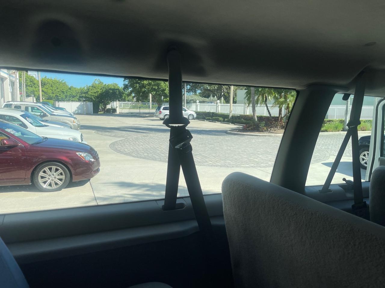 2006 Ford Econoline Wagon XLT LOW MILES 76,470 E350 15 PASS Pompano Beach FL
