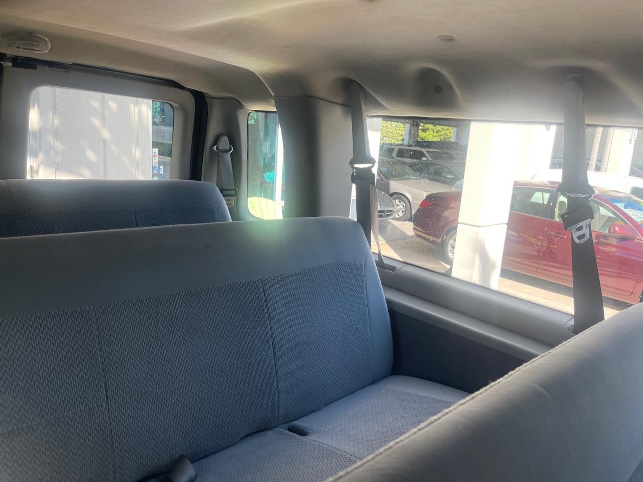 2006 Ford Econoline Wagon XLT LOW MILES 76,470 E350 15 PASS Pompano Beach FL
