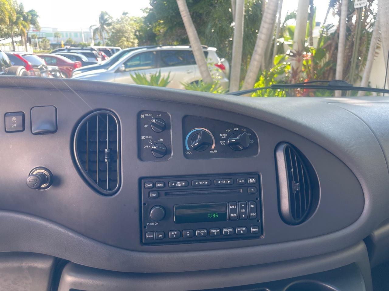 2006 Ford Econoline Wagon XLT LOW MILES 76,470 E350 15 PASS Pompano Beach FL