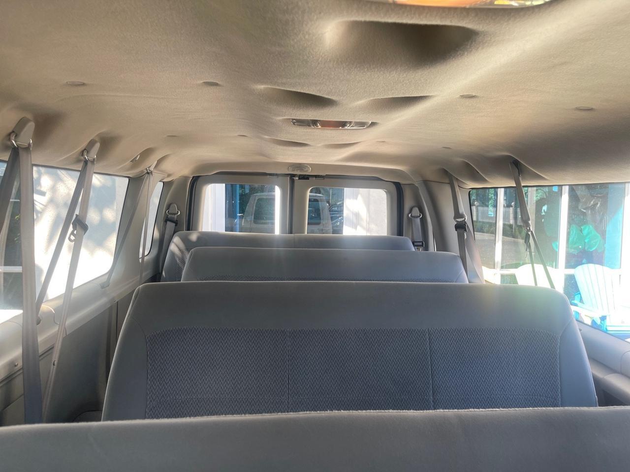 2006 Ford Econoline Wagon XLT LOW MILES 76,470 E350 15 PASS Pompano Beach FL