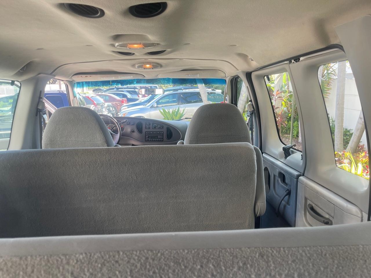 2006 Ford Econoline Wagon XLT LOW MILES 76,470 E350 15 PASS Pompano Beach FL