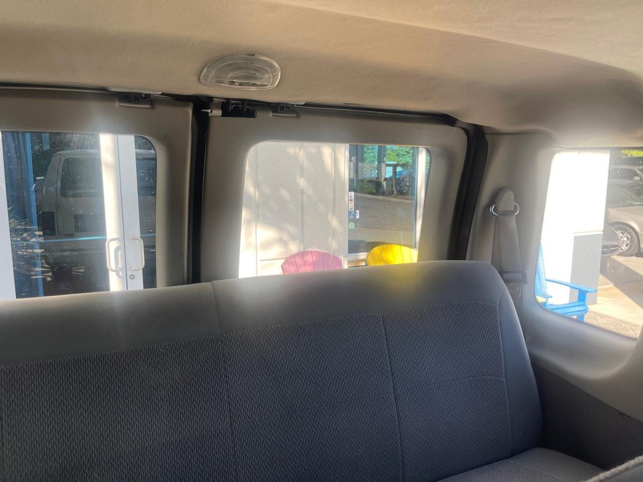 2006 Ford Econoline Wagon XLT LOW MILES 76,470 E350 15 PASS Pompano Beach FL