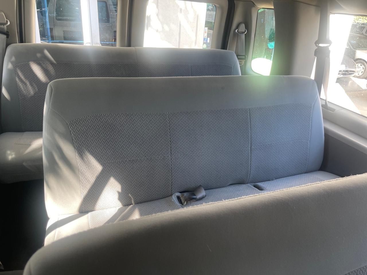 2006 Ford Econoline Wagon XLT LOW MILES 76,470 E350 15 PASS Pompano Beach FL