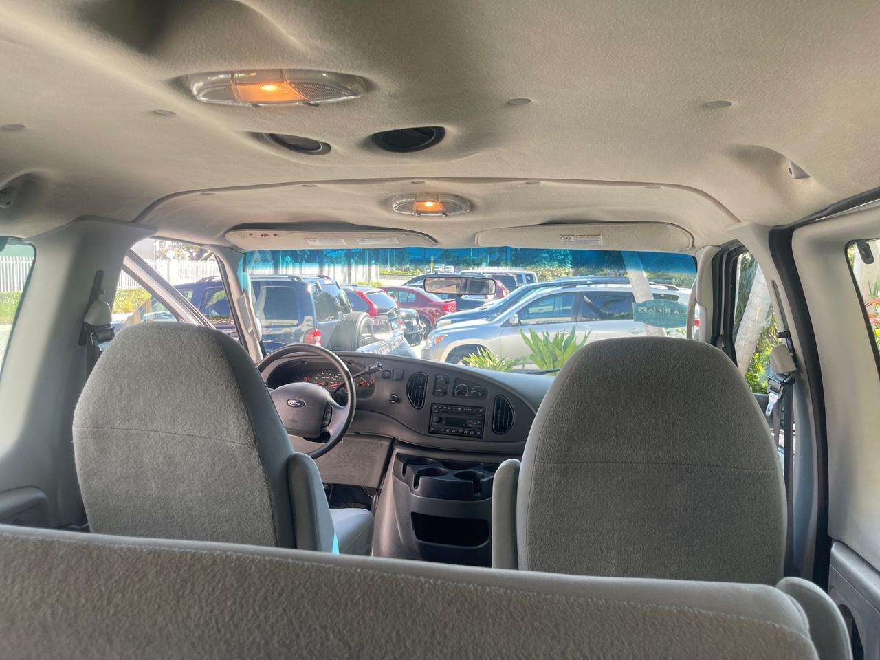 2006 Ford Econoline Wagon XLT LOW MILES 76,470 E350 15 PASS Pompano Beach FL