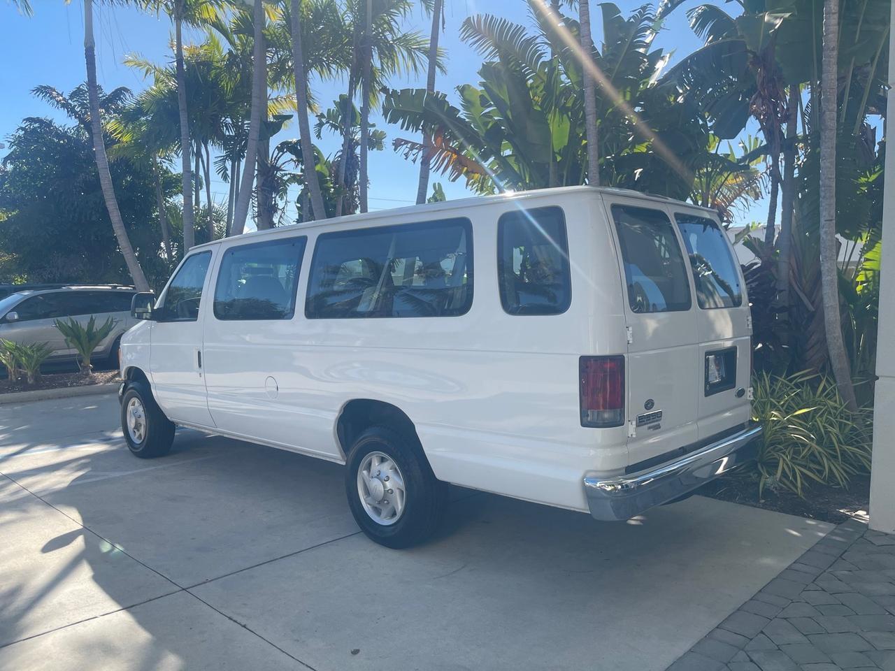 2006 Ford Econoline Wagon XLT LOW MILES 76,470 E350 15 PASS Pompano Beach FL